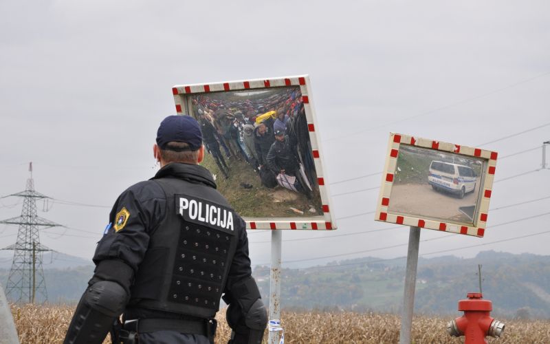policija rigonci meja begunci