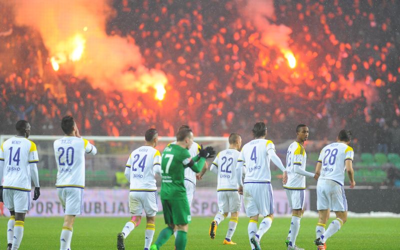 Viole večni derbi Olimpija Maribor