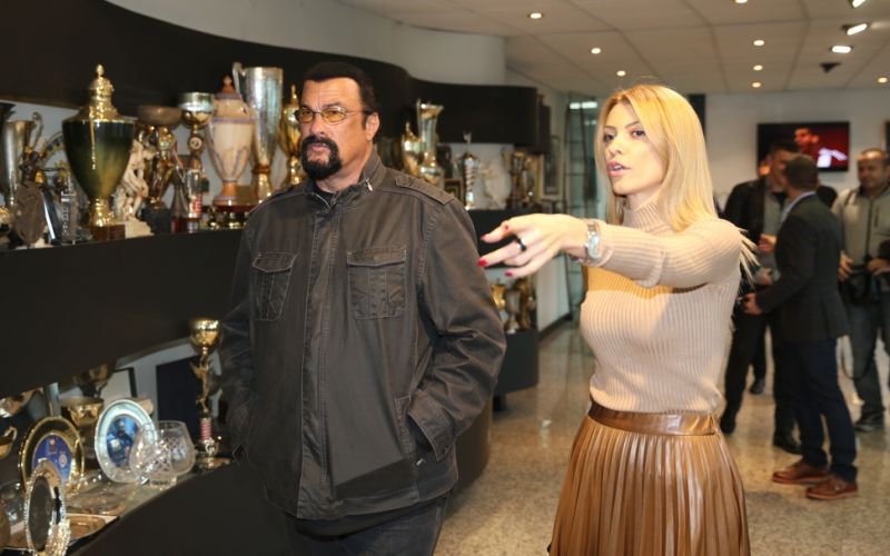 seagal1.jpg
