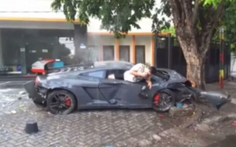 Lamborghini 2.jpg