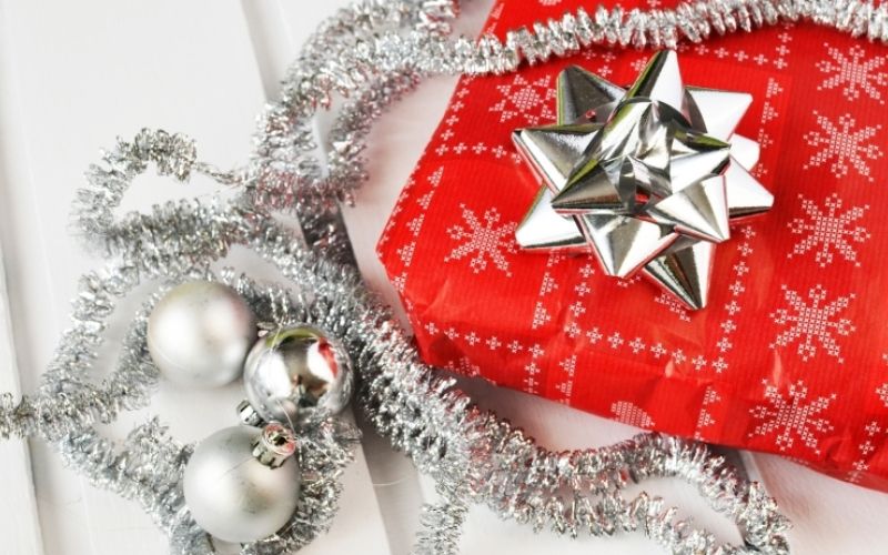 20151201172939-gift-gifts-holiday-xmas-christmas.jpeg