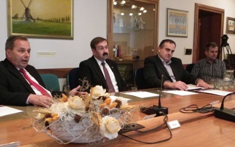 novinarska_konferenca_001.jpg
