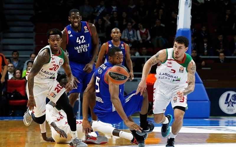 derrick-brown-anadolu-efes-istanbul-eb15.jpg