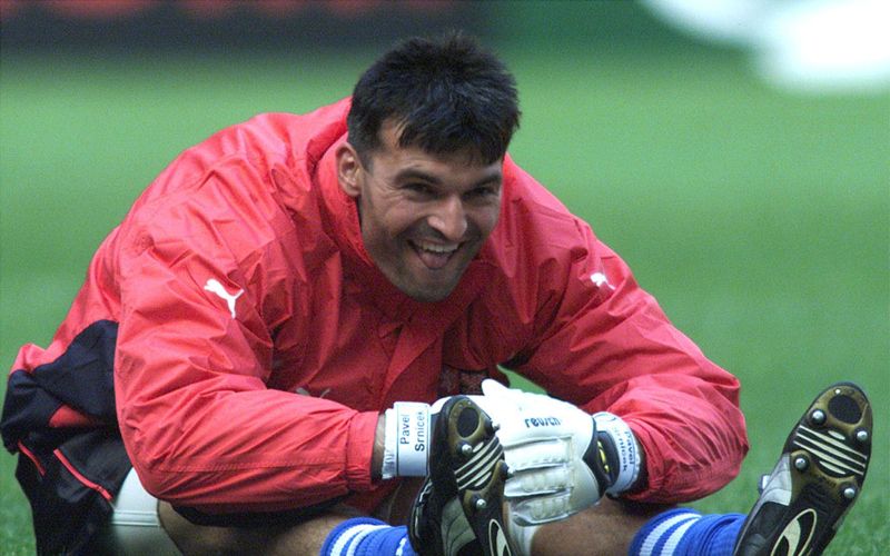 pavel srnicek re.jpg