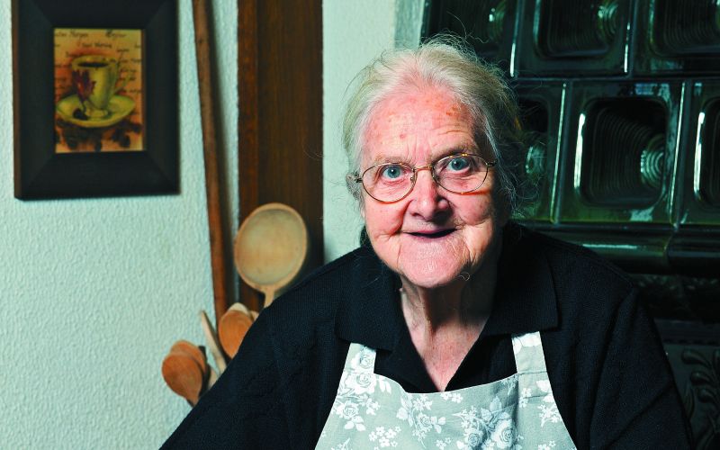 mihevceva_mama_naslovnica2.jpg