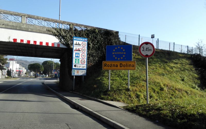 Na zahodu Slovenije brez beguncev.
