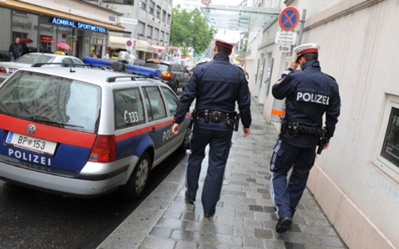 policija avstrija dunaj terorist terorizem policist (3).jpg