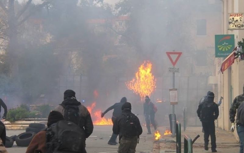 korzika protesti stavka nemiri (2).jpg