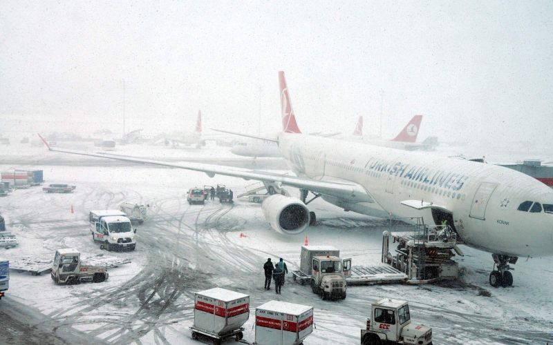 sneg istanbul turčija letališče.jpg