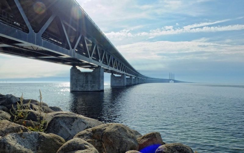 oresund, most med dansko in švedsko.jpg