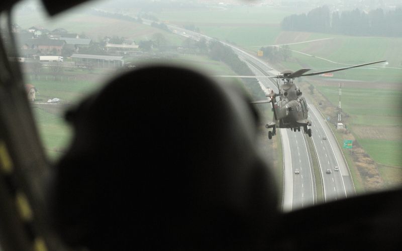 slovenska vojska helikopter.jpg
