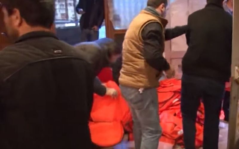 Izmir, Turčija, rešilni jopiči.jpg