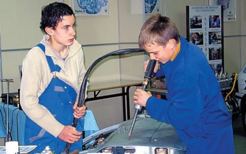mladi_in_zaposlitev.jpg