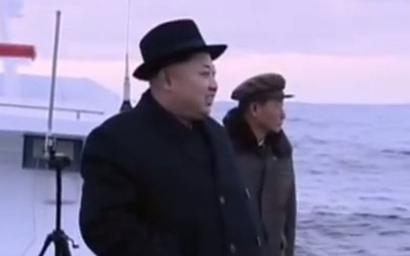 kim jong un, ogled balistične rakete.jpg