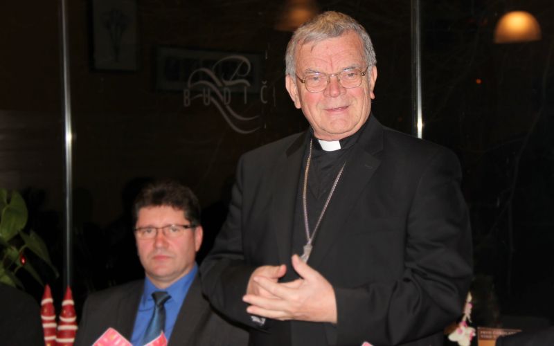 sre__anje___upana_z_duhovniki_in_redovnicami_.jpg