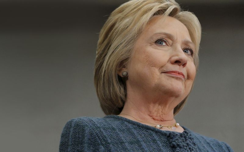 Clintonova-44