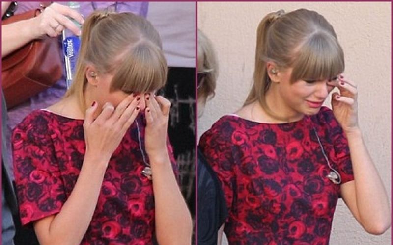 Taylor-Swift-in tears.jpg