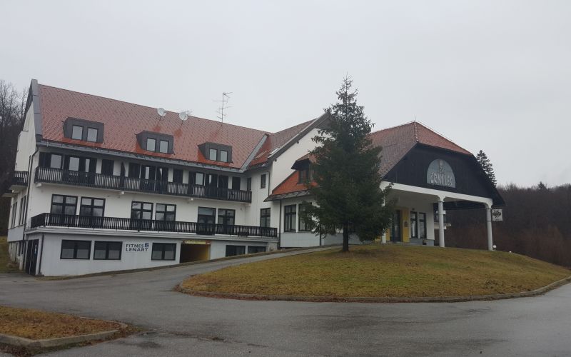 Nekdanji hotel Črni les