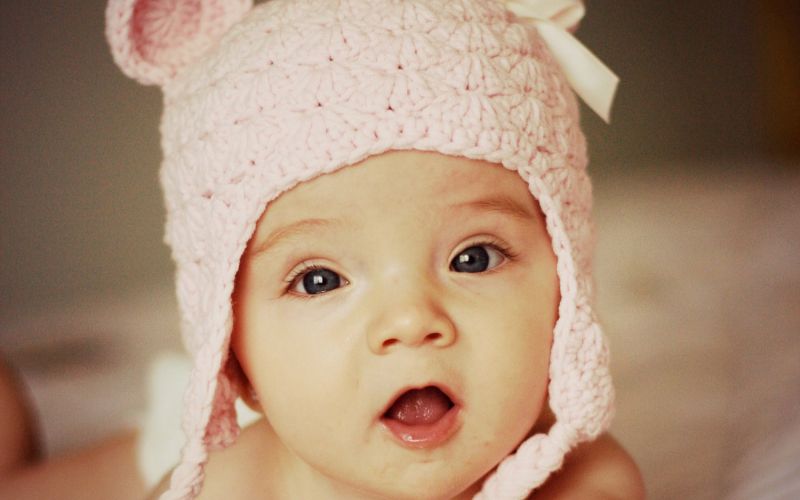 Cute-Baby-Girl-In-Winter-2.jpg