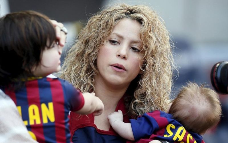 Shakira z otrokoma..jpeg