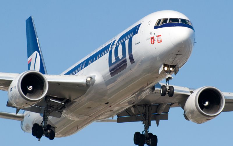 LOT_Polish_Airlines_Boeing_767.jpg