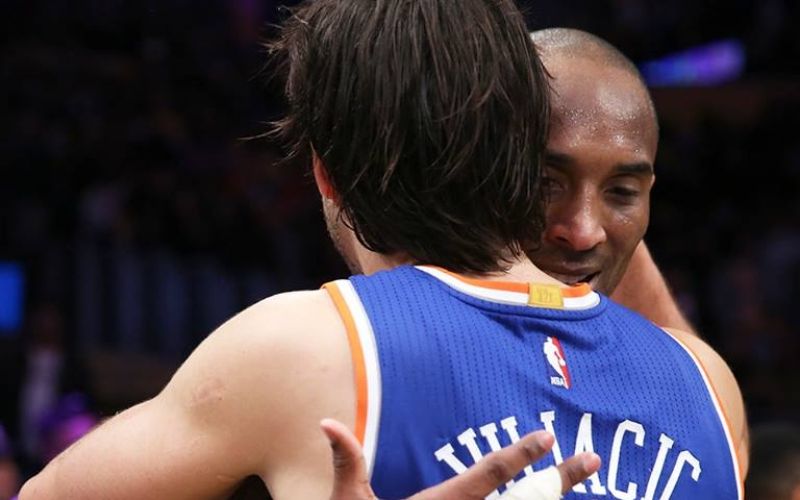 vujacic bryant.jpg