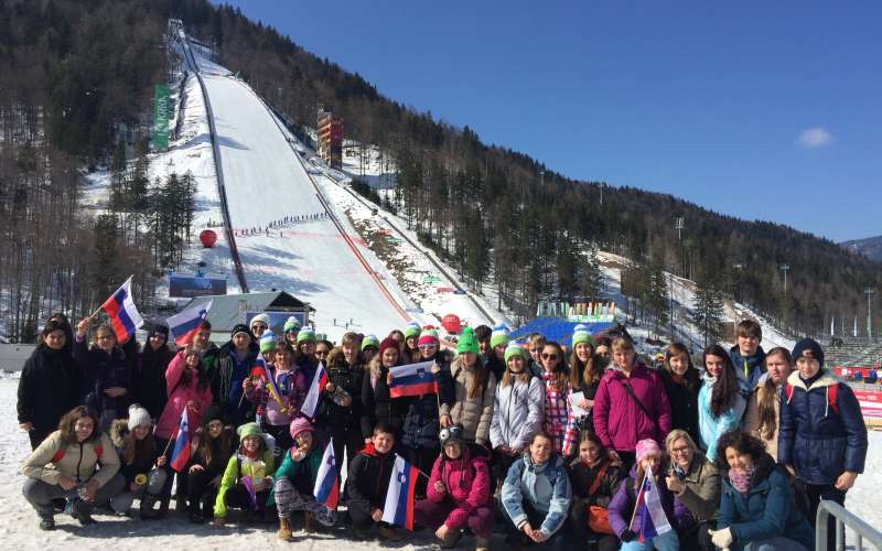 planica_in_otroci_o___semi__.jpg