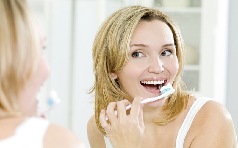 11.14-Don’t-Get-Stuck-Tricks-to-Dislodge-Food-in-Your-Teeth-.jpg