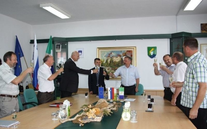 pogodba_o_suhokranjskem_vodovodu_2014.jpg