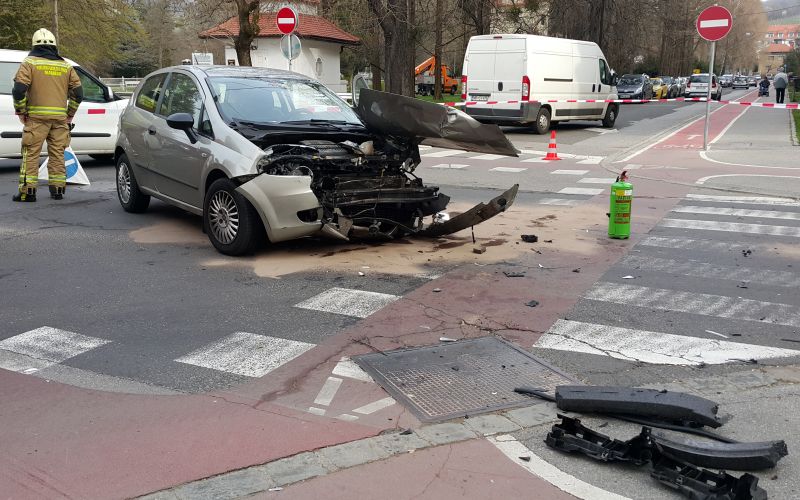 prometna nesreča, Maribor, drevo.jpg