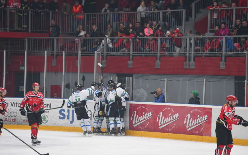 hokej jesenice-olimpija 3 ap.jpg
