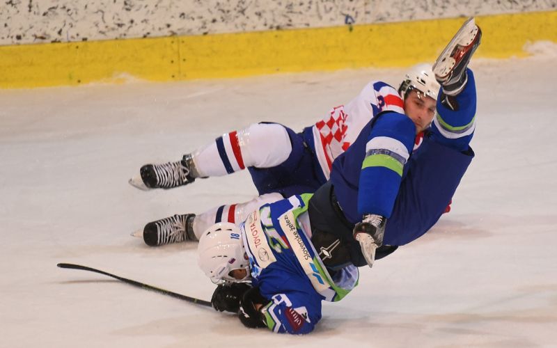 slovenija hrvaska ograjensek hokej gw.jpg