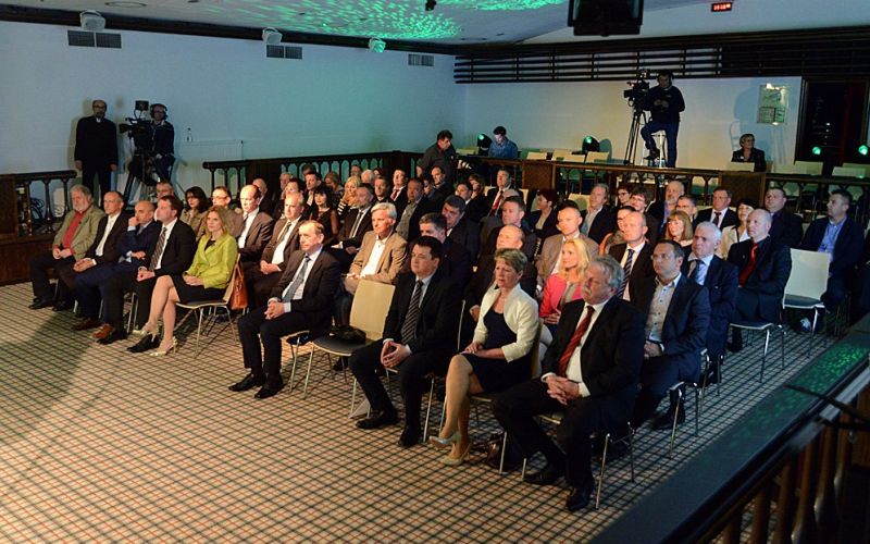 vk___1_publika_na_javnem_snemanju_okrogle_mize___800te_oddaje.jpg