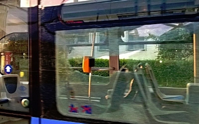 tramvaj, steklo.jpg