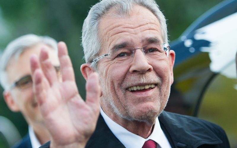 alexadner van der bellen.jpg