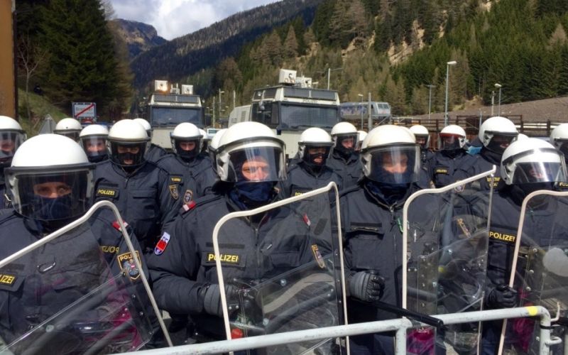 avstrijska policija, brenner.jpg
