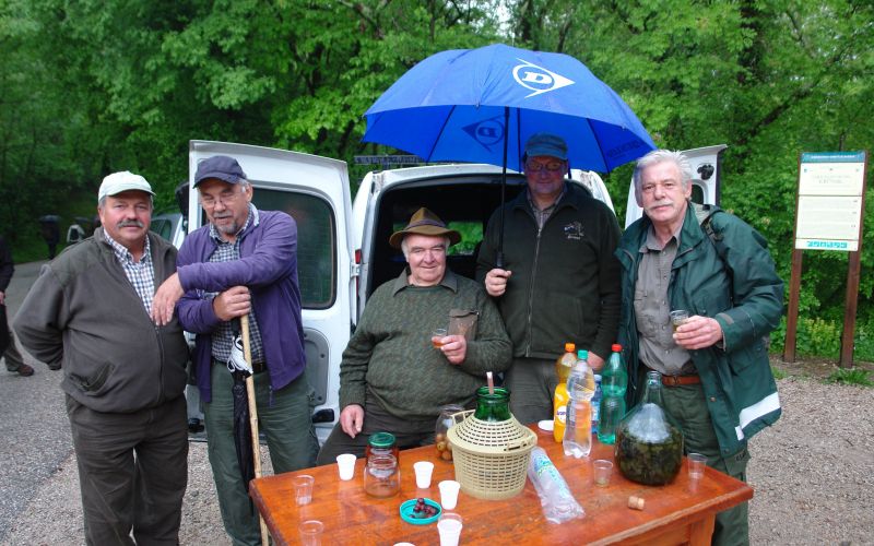 ekipa_za_prvo_pomo___pohodnikom.jpg