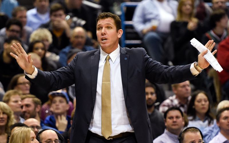 luke walton re.jpg