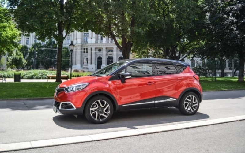 renault-captur-1-5-dci-90-helly-hansen-1408392674.jpg