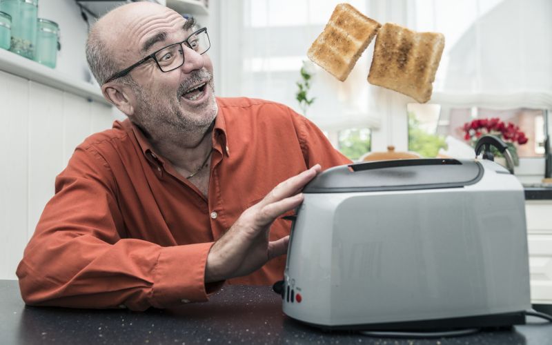 Med toastom in kruhom so razlike