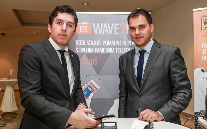 Pametni telefon namesto denarnice-1