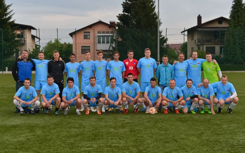 Vinska reprezentanca Slovenije 2016.jpg