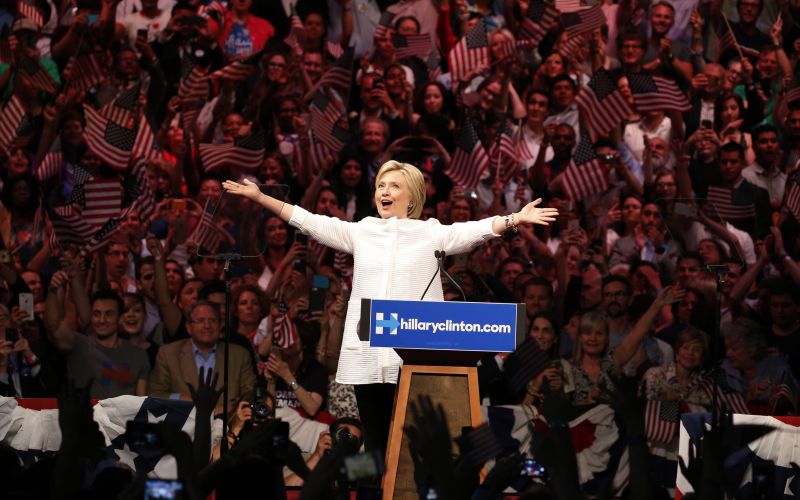 HIllary Clinton zmaguje