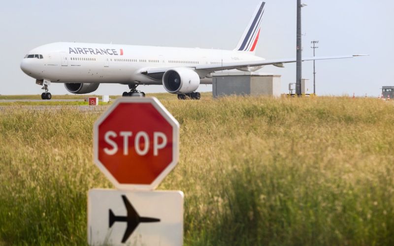letalo air france letališče stavka