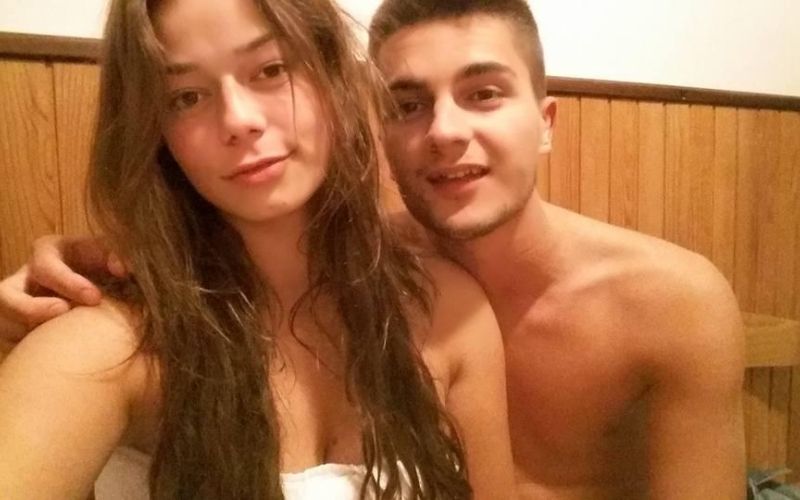 Alma in Jasmin skupaj srečna v Kočevju.