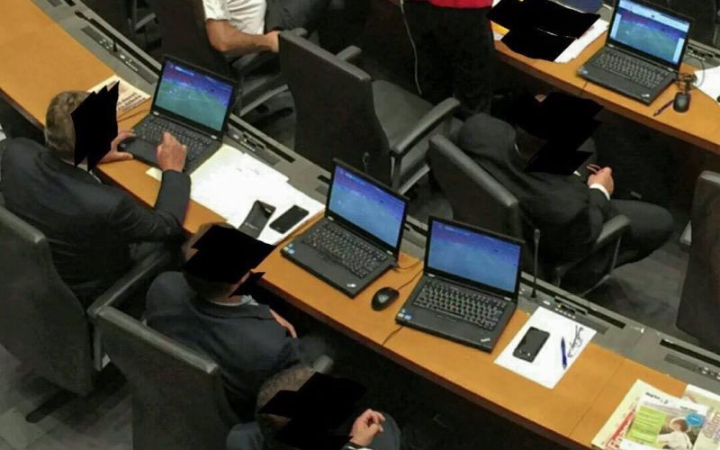 poslanci dz nogomet.jpg