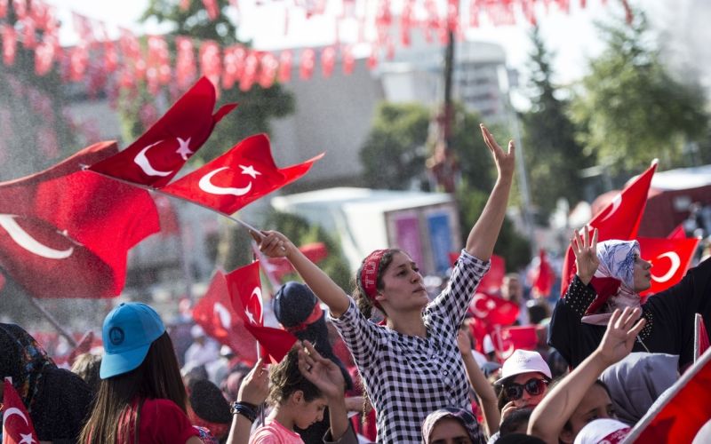 zborovanje podpore predsedniku Erdoganu v Istanbulu