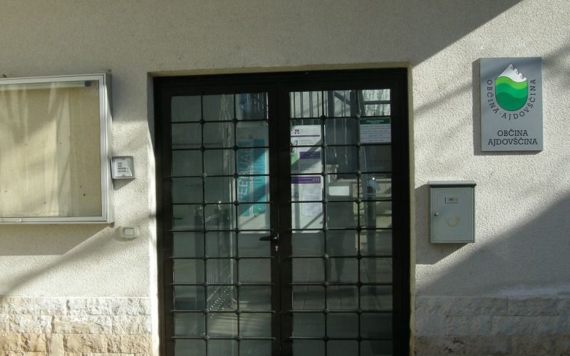 Občina Ajdovščina pomaga ustvarjati boljši trg dela.