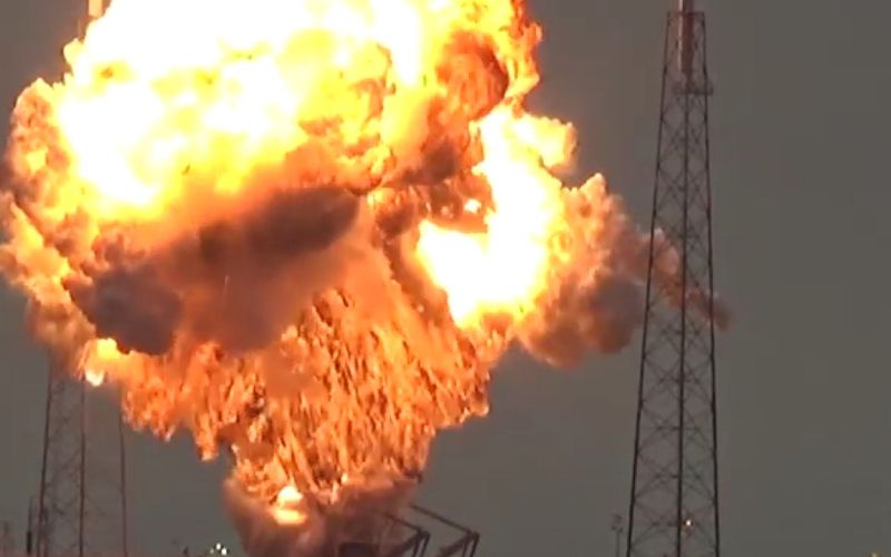 eksplozija, raketa, falcon9.jpg