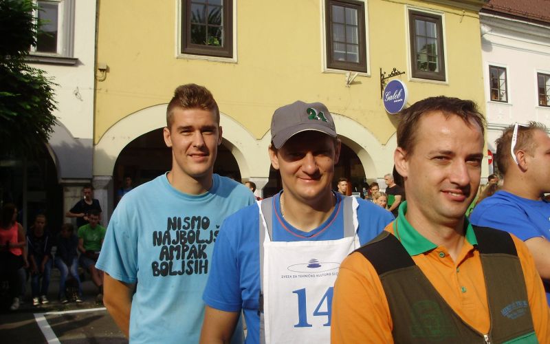 p9100003_000.jpg